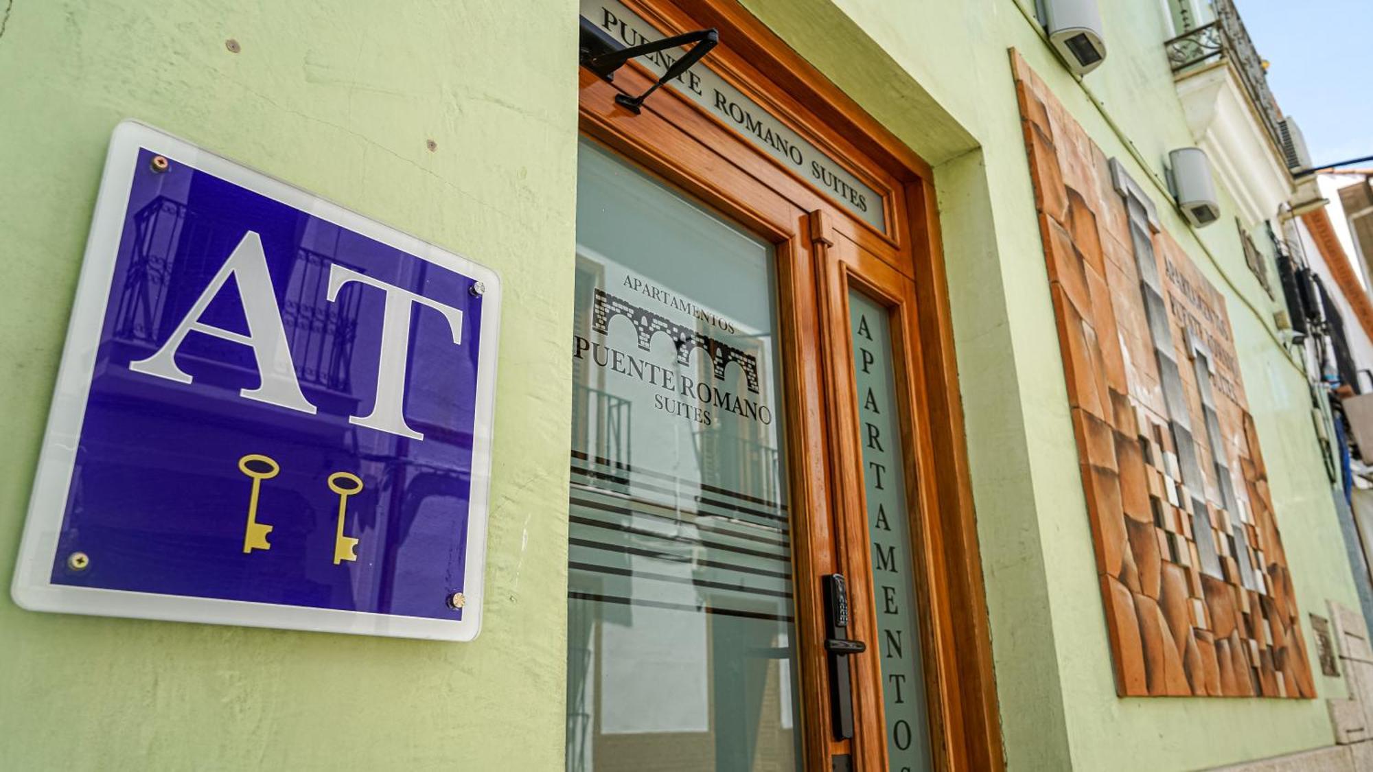 Apartamentos Puente Romano Suites Mérida Dış mekan fotoğraf